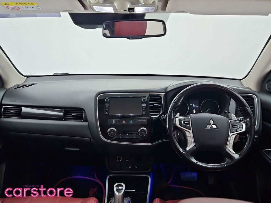 2017 Mitsubishi Outlander PHEV 2.0L MIVEC 4WD 5-Seater Instyle €16,880