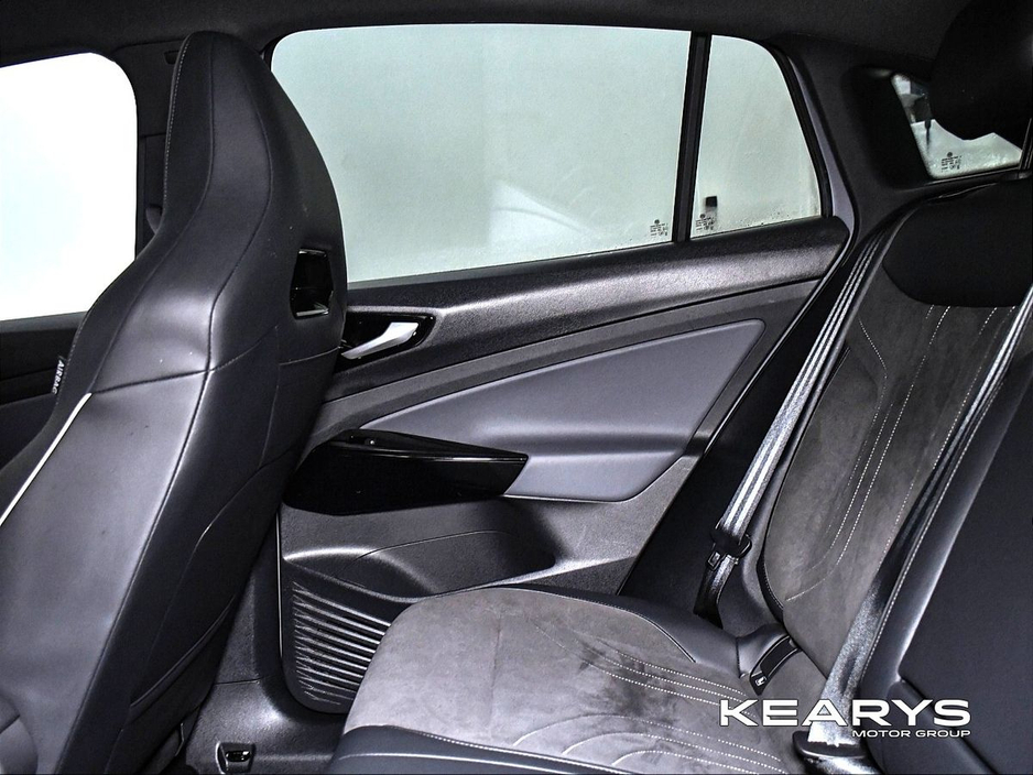 2023 Volkswagen ID.5 - image 13