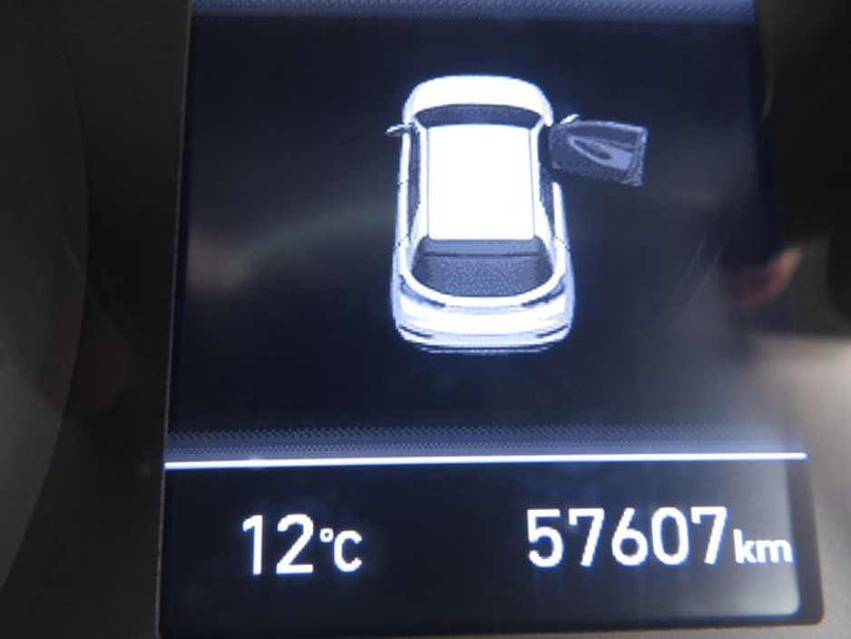 2022 Hyundai i30 - image 17