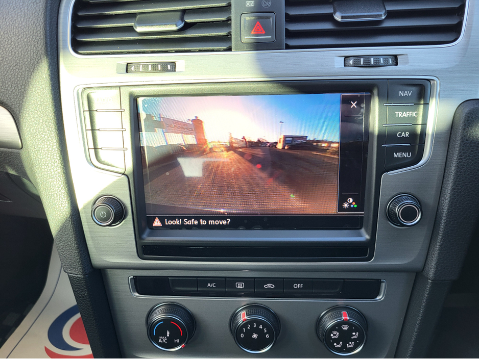 2015 Volkswagen Golf (2yr warranty) 1.2 petrol Auto estate 76308 €12,999