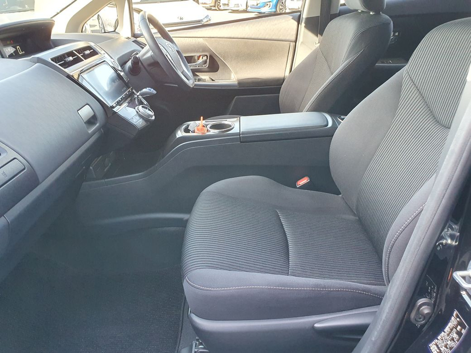 2018 Toyota Prius+ - image 19