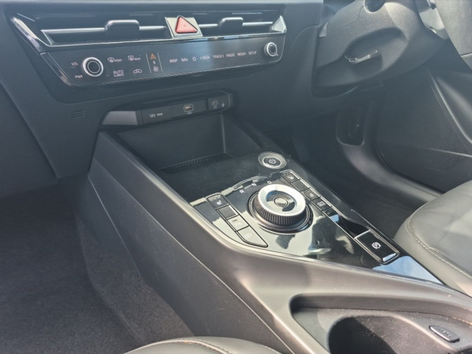 2023 Kia Niro - image 13