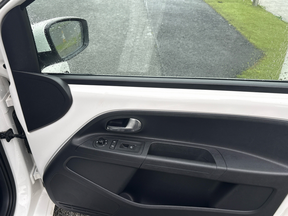 2014 Volkswagen up! 1.0L Petrol Automatic €7,950