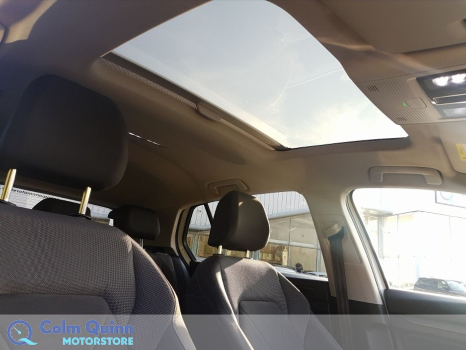 2021 Volkswagen Golf - image 14