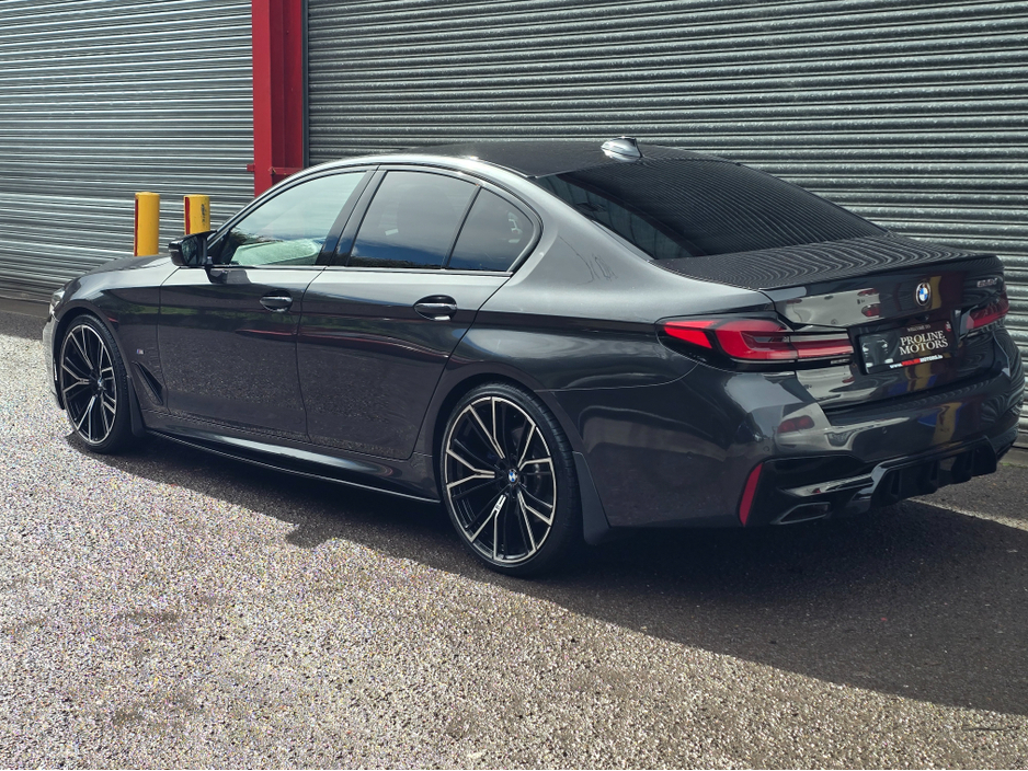 2021 BMW 5 Series - image 13