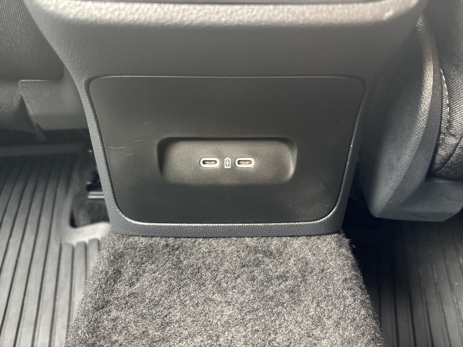 2024 Skoda Octavia - image 24