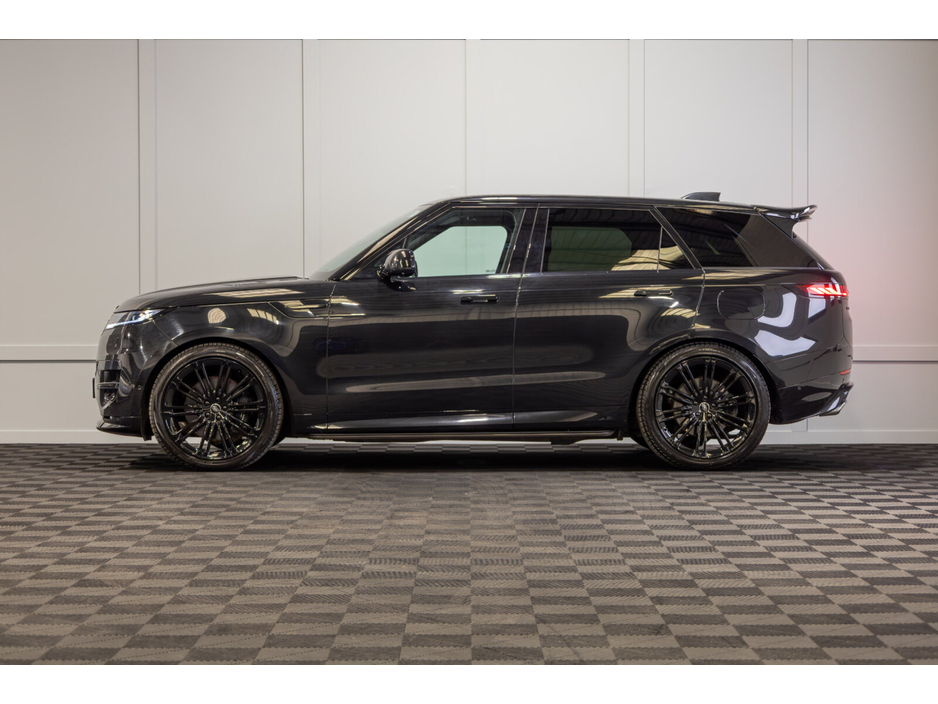 2023 Land Rover Range Rover Sport - image 3