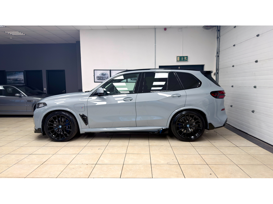 2023 BMW X5 50E MSPORT PRO €80,995