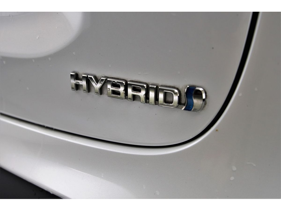 2022 Toyota Yaris Cross - image 27