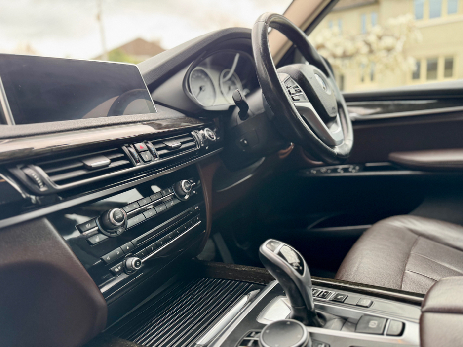 2018 BMW X5 - image 16