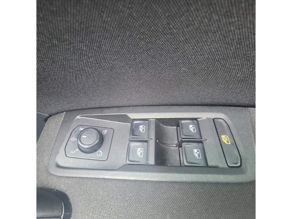 2016 Volkswagen Touran 1.2 TSI 110HP Trendline €15,950