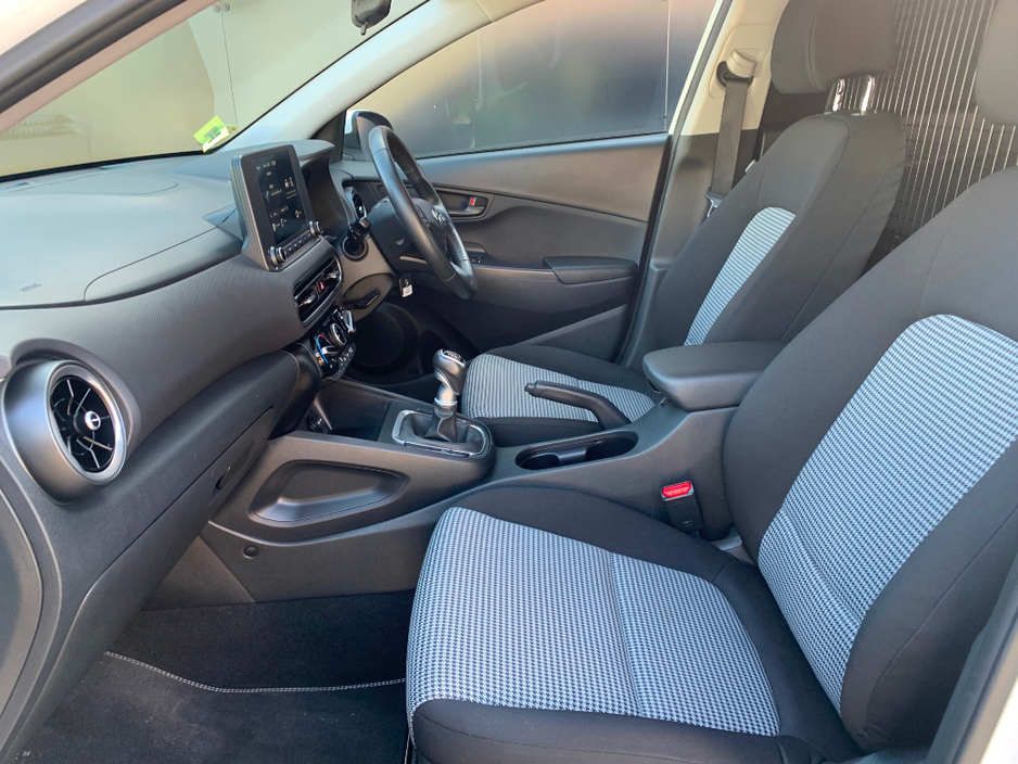 2022 Hyundai Kona - image 13