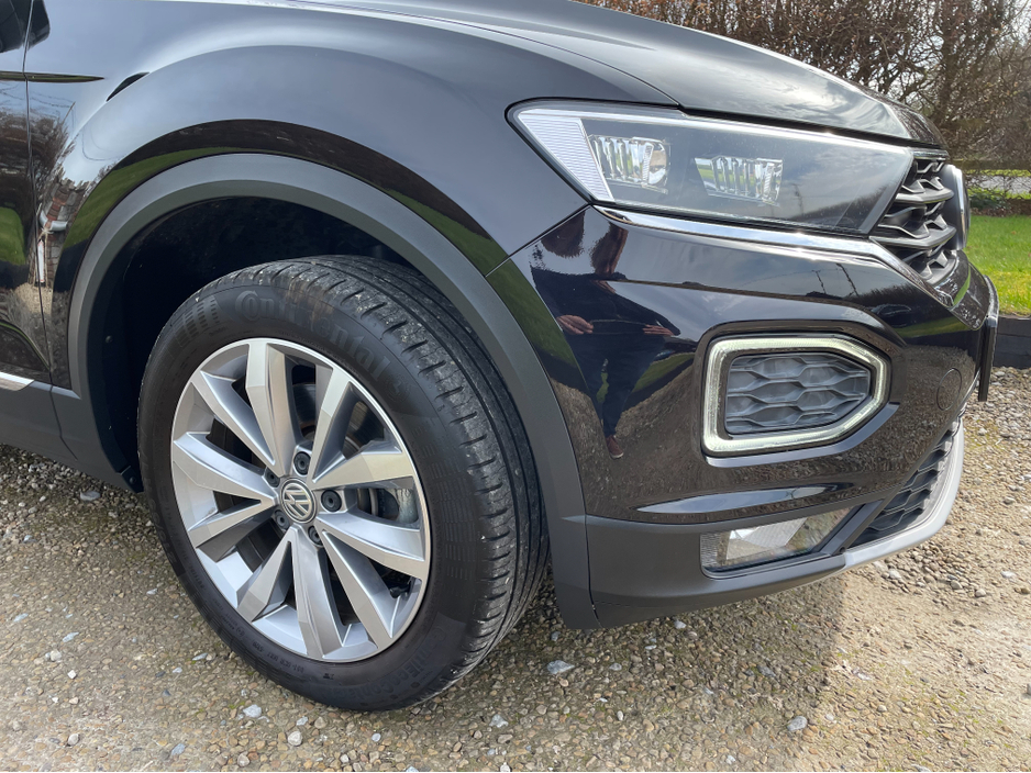 2021 Volkswagen T-Roc - image 5