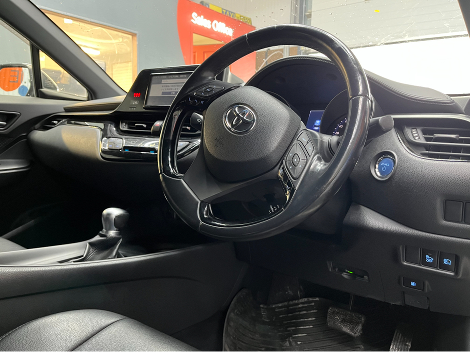 2019 Toyota C-HR - image 10