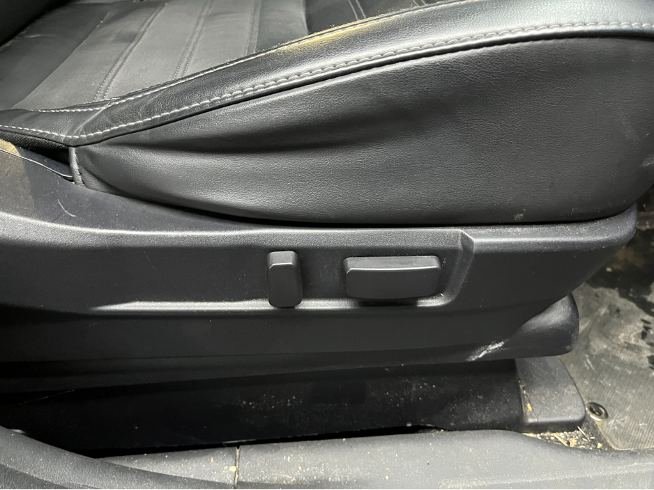 2018 Mitsubishi Outlander €19950! 2018 MITSUBISHI OUTLANDER PHEV G 2.4 AUTOMATIC / CRUISE CONTROL / 360° PARKING CAMERA / ELECTRIC HEATED SEATS / HEATED STEERING WHEEL / PADDLE SHIFTERS €19,950