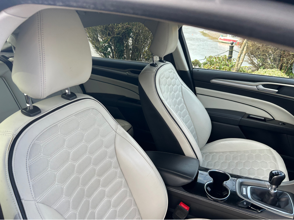 2019 Ford Mondeo - image 10