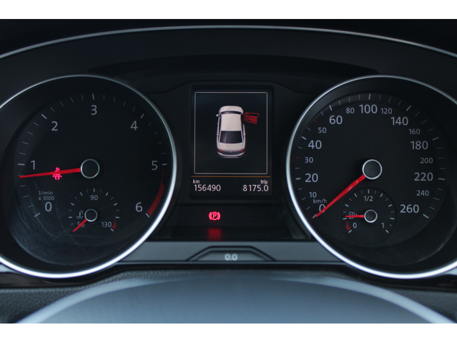 2015 Volkswagen Passat - image 12