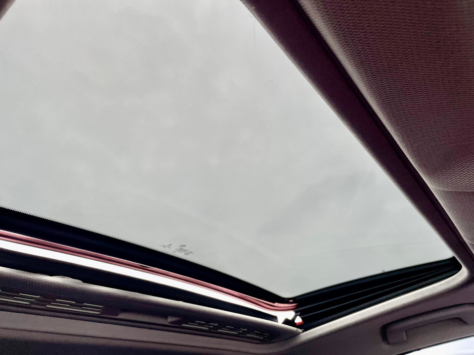 2016 BMW 1 Series - image 32