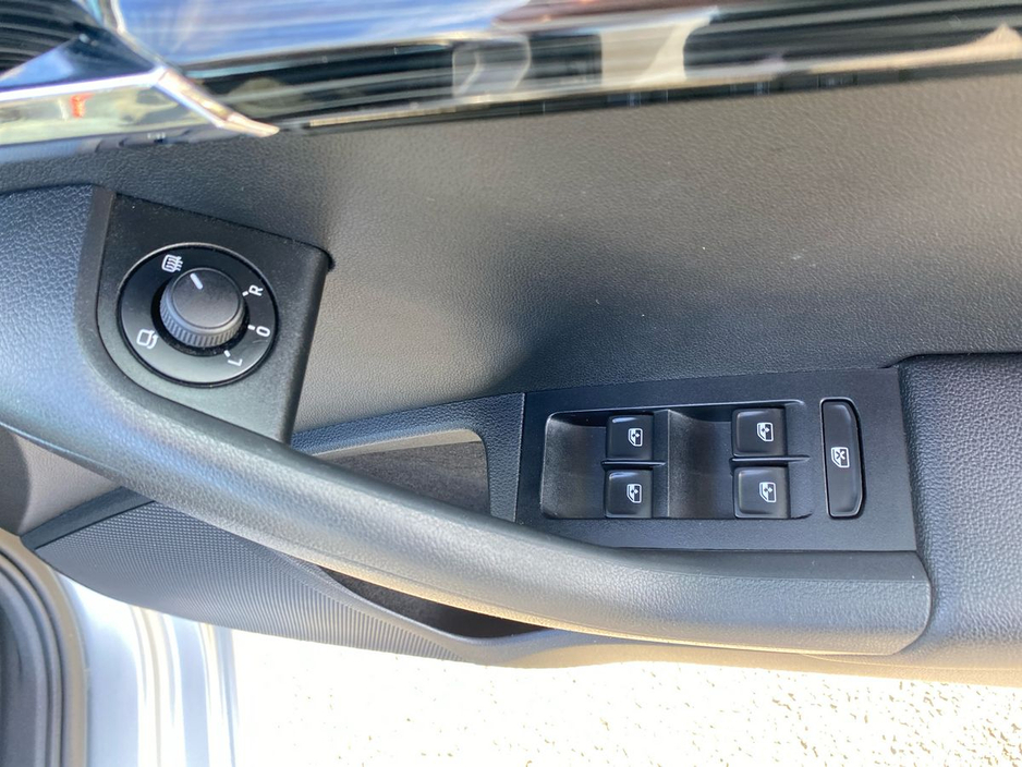 2019 Skoda Octavia - image 11