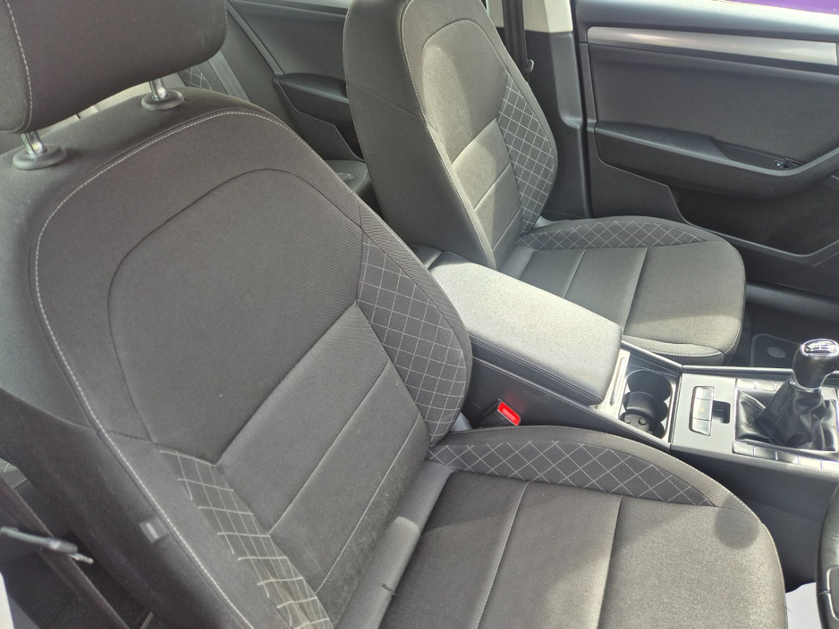 2017 Skoda Superb - image 11