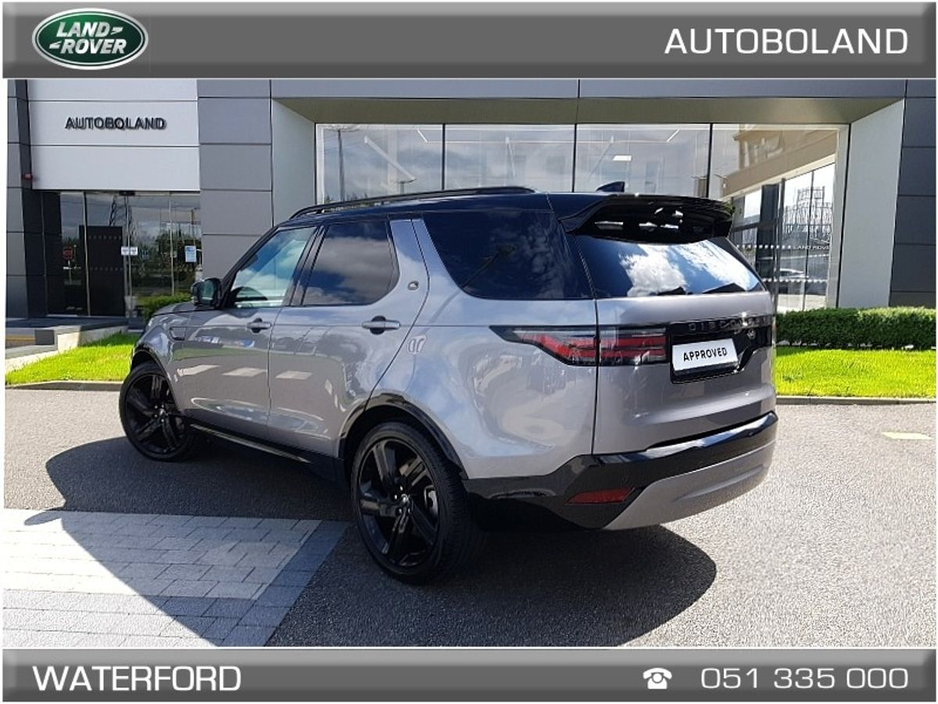 2023 Land Rover Discovery - image 3