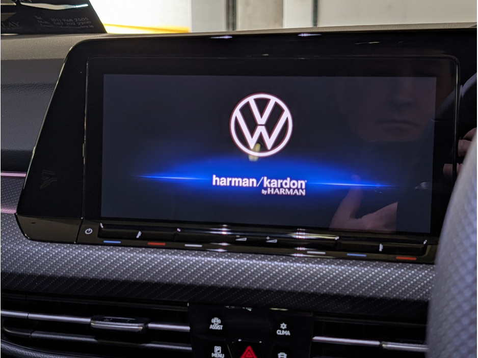 2024 Volkswagen Golf - image 25