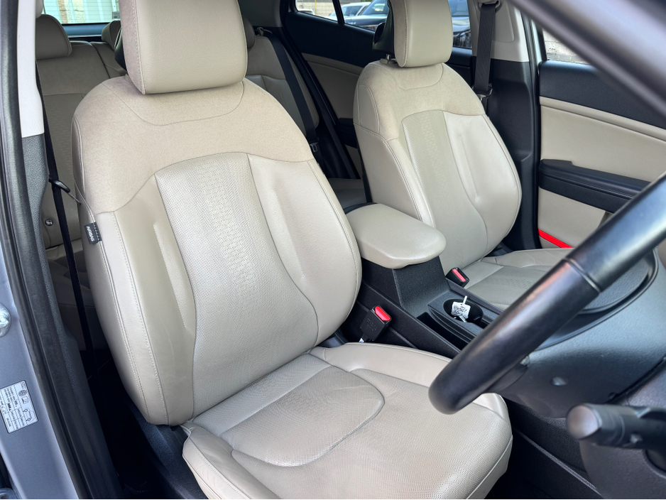 2023 Kia Sportage - image 12