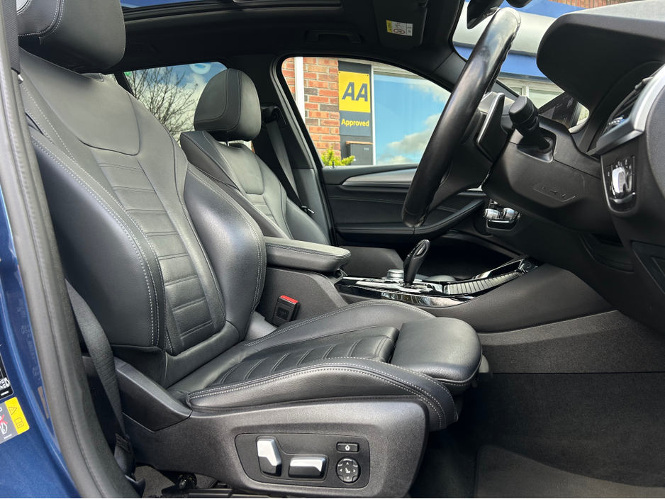 2021 BMW X3 - image 23