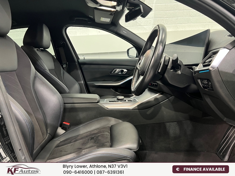 2023 BMW 3 Series - image 18