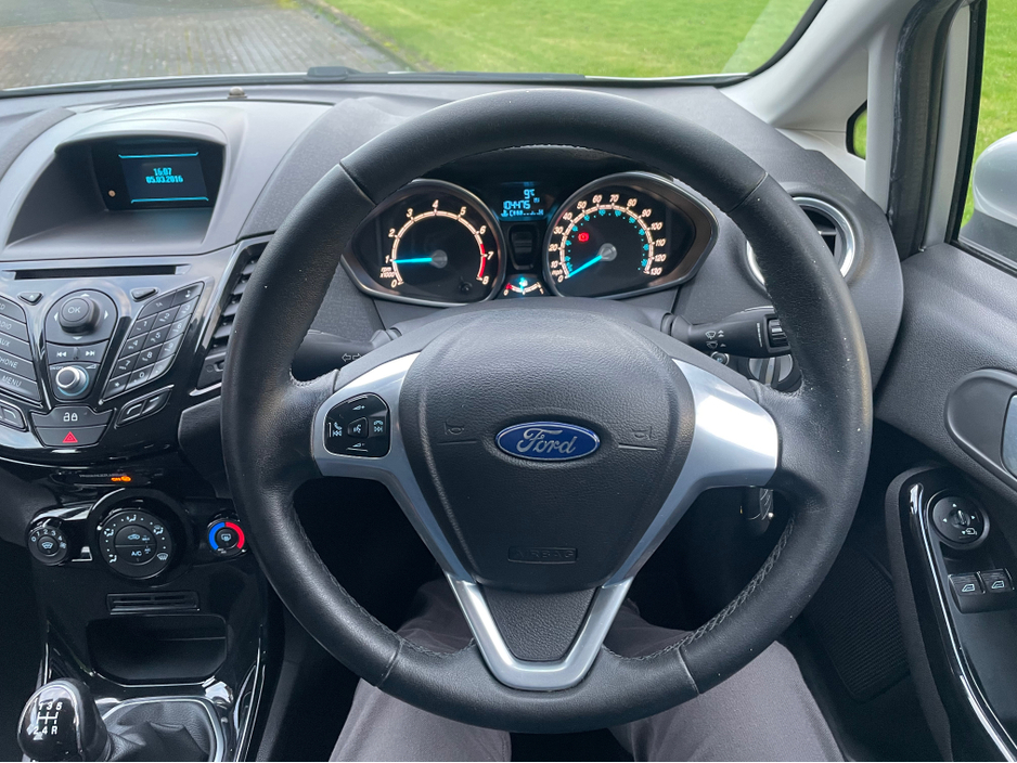 2013 Ford Fiesta 1.25 ZETEC 82PS 5DR ARGENTO €5,950