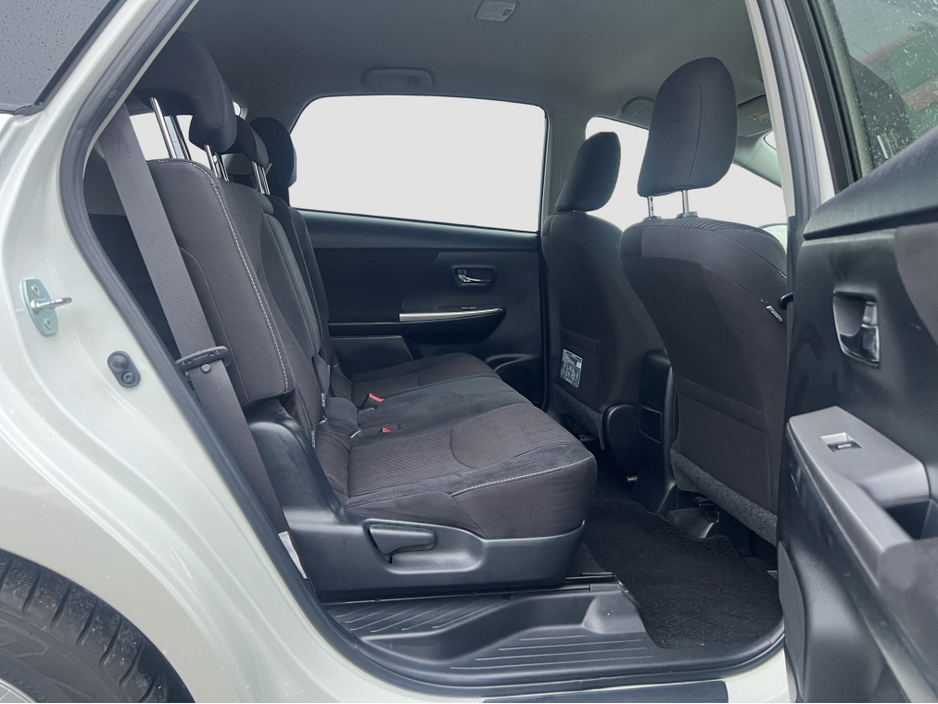 2020 Toyota Prius Alpha 2020 Toyota Prius Alpha  Self Charging Hybrid Automatic €19,950