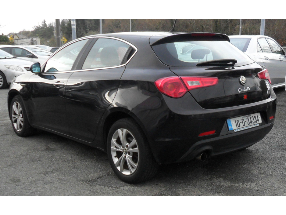 2010 Alfa Romeo Giulietta - image 7