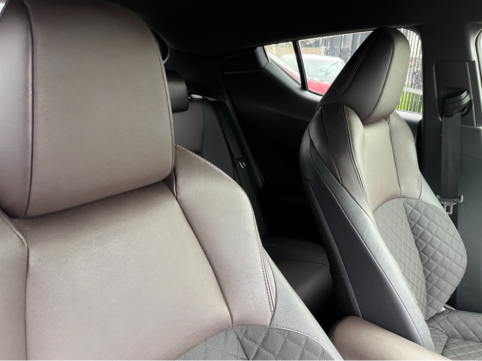 2018 Toyota C-HR - image 11