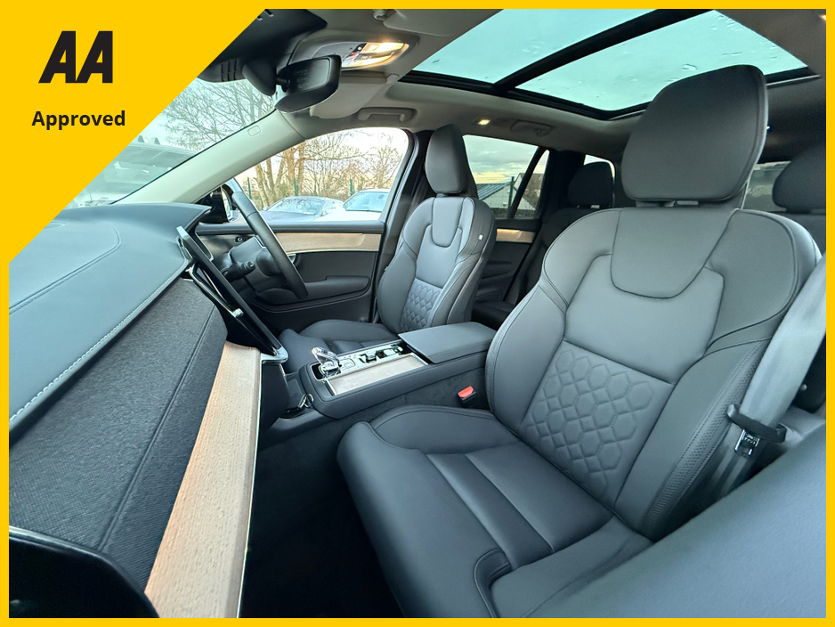 2025 Volvo XC90 - image 12