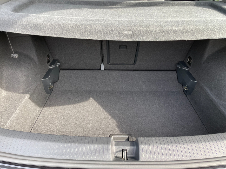 2021 Volkswagen T-Roc - image 24