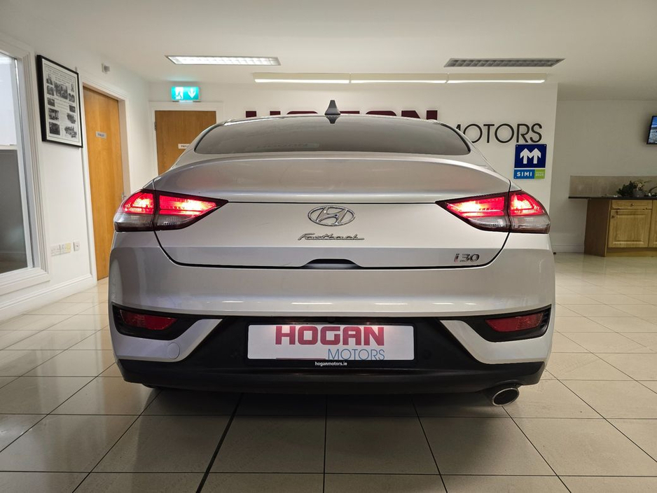 2019 Hyundai i30 Fastback Executive Petrol 5DR €12,750