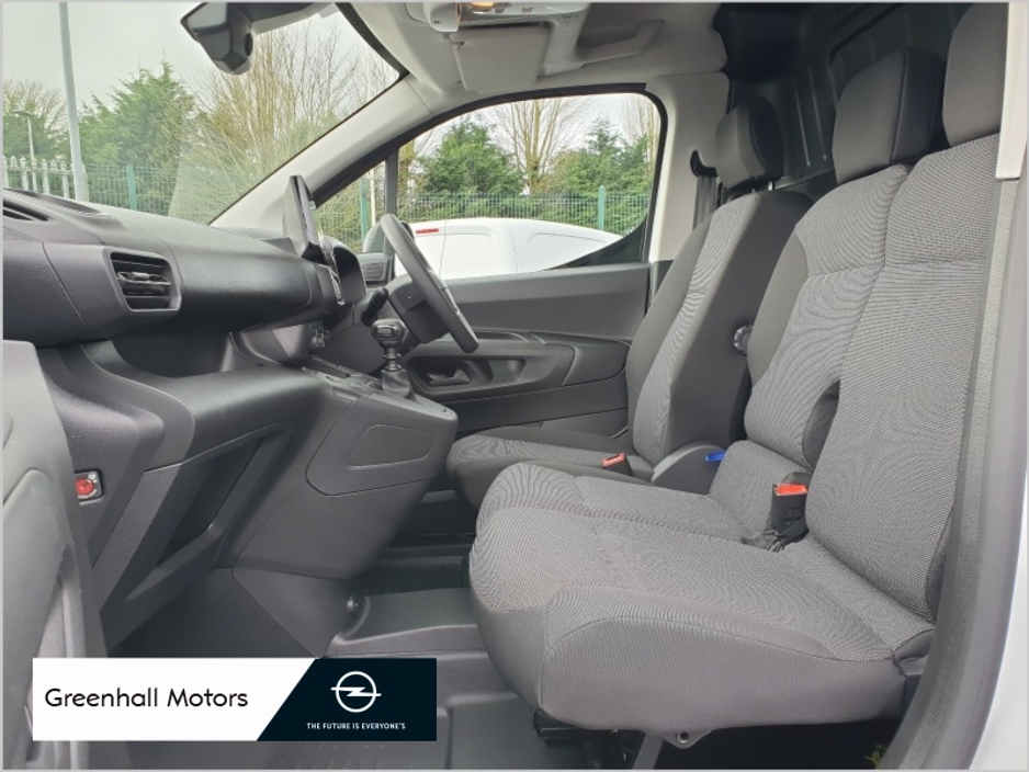 2026 Opel Combo 19 KOMF L1H1-1.5 100PS D €27,500