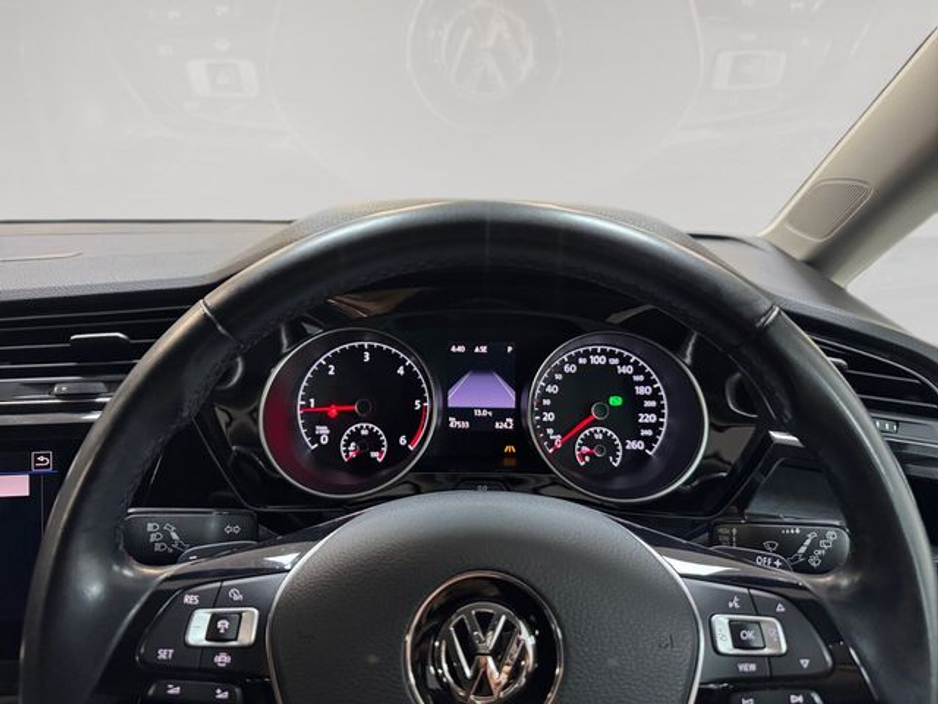 2021 Volkswagen Touran - image 13