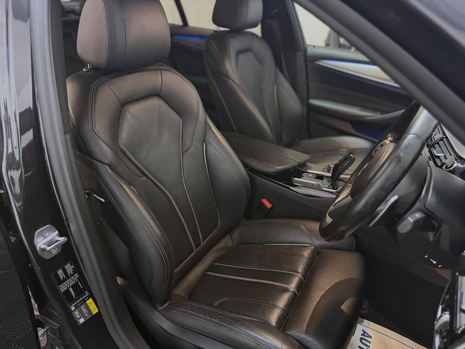 2018 BMW 5 Series - image 14