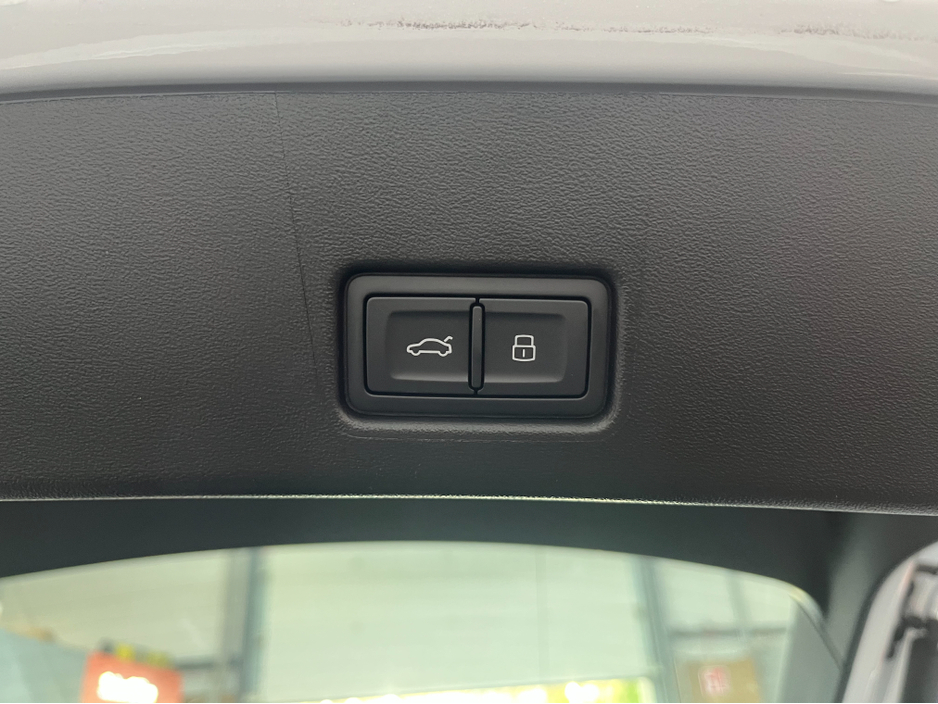 2024 Audi Q4 e-tron €39950! 2024 AUDI Q4 E-TRON SPORTBACK ELECTRIC AUTOMATIC / CRUISE CONTROL / 360° PARKING CAMERA / HEATED SEATS / APPLE CARPLAY / PADDLE SHIFTERS / AMBIENT LIGHTS €39,950