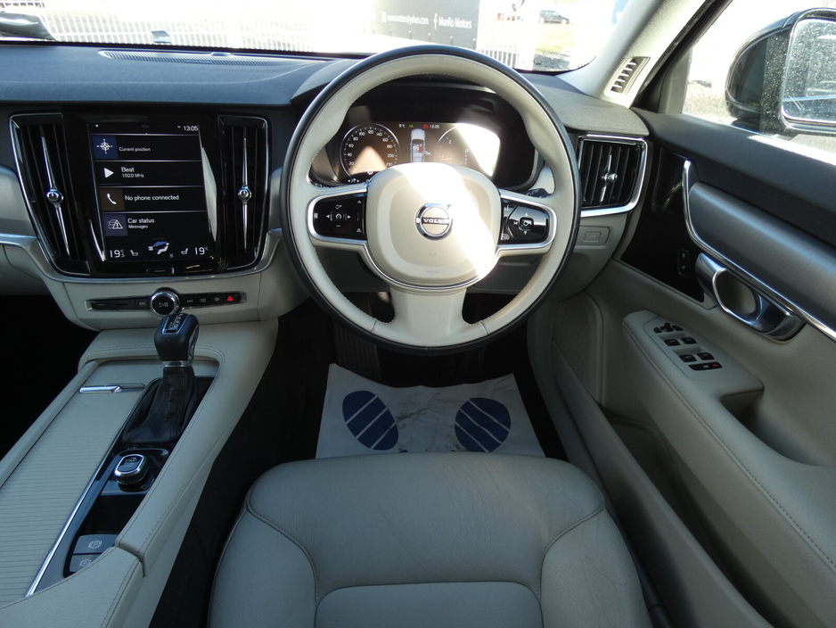 2019 Volvo V90 - image 14