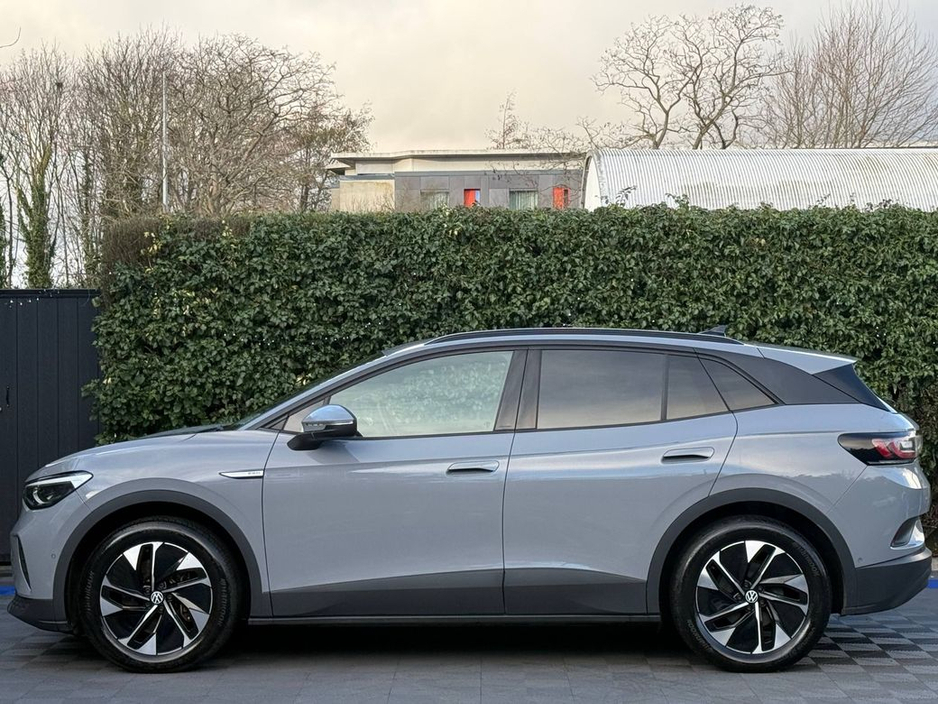 2023 Volkswagen ID.4 PRO LIFE 77KWH // DIGITAL CLUSTER // APPLE CARPLAY/ANDROID AUTO // DIAMOND CUT ALLOYS €24,250