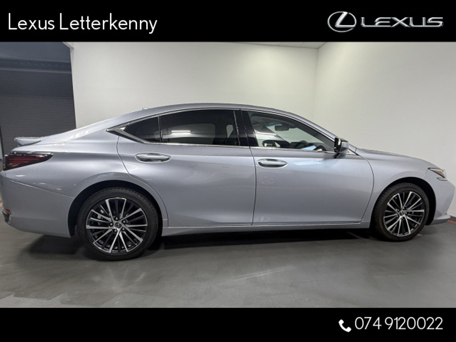 2025 Lexus ES 300 H ES300h Dynamic €60,995