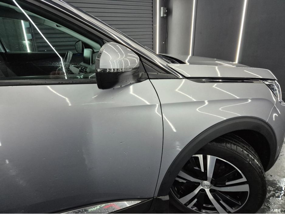 2020 Peugeot 3008 - image 3