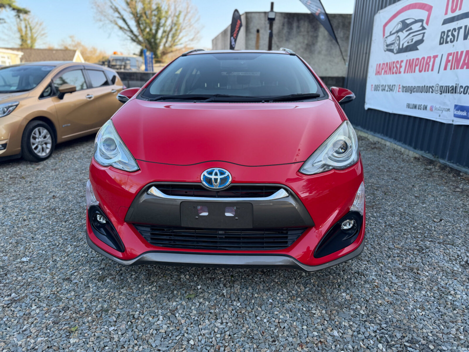 2014 Toyota Aqua - image 2