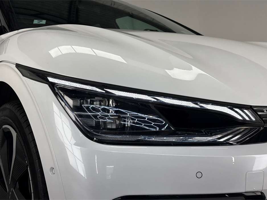2022 Kia EV6 - image 9