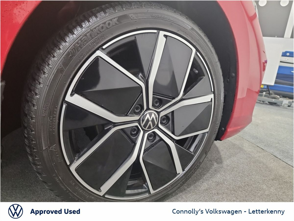 2024 Volkswagen Golf - image 8