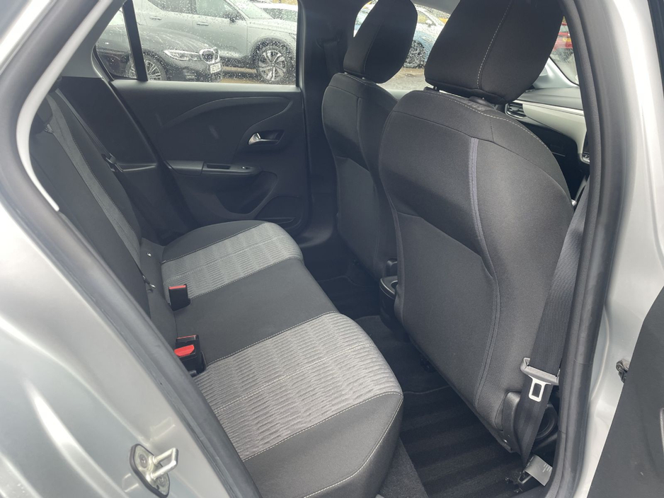 2022 Opel Corsa - image 13