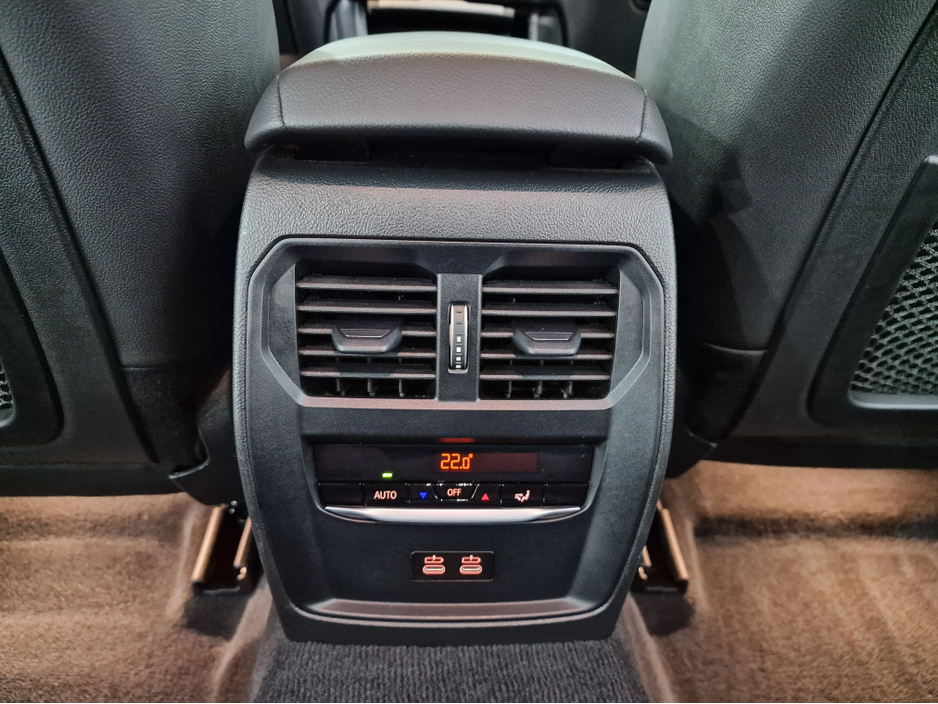 2023 BMW 3 Series 330E TOURING M SPORT (TECH PACK) AUTOMATIC **ONE OWNER / APPLE CARPLAY / CRUISE CONTROL / ELECTRIC BOOTLID / HEAD UP DISPLAY / HARMAN KARDON SOUND / REVERSE CAMERA / WIRELESS PHONE CHARGING** €39,900