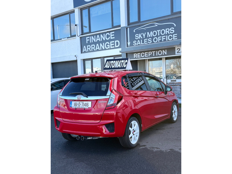 2016 Honda Jazz - image 5